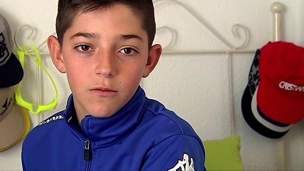 Un niño de 12 años le salva la vida a un rival tras caer al suelo inconsciente en un partido de fútbol
