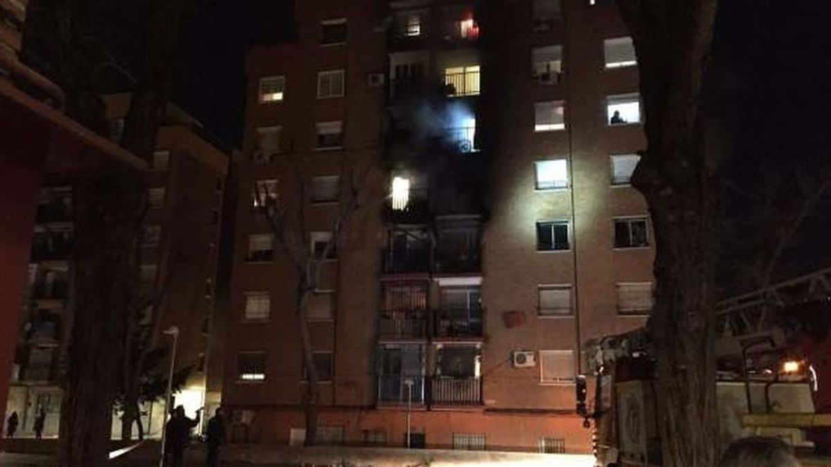 El incendio en un hogar de Madrid deja un muerto y tres heridos graves