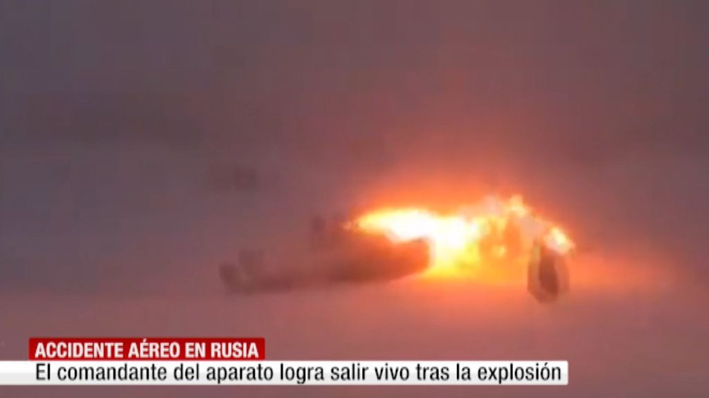 Logra sobrevivir a un brutal accidente de avión en Rusia con tres muertos