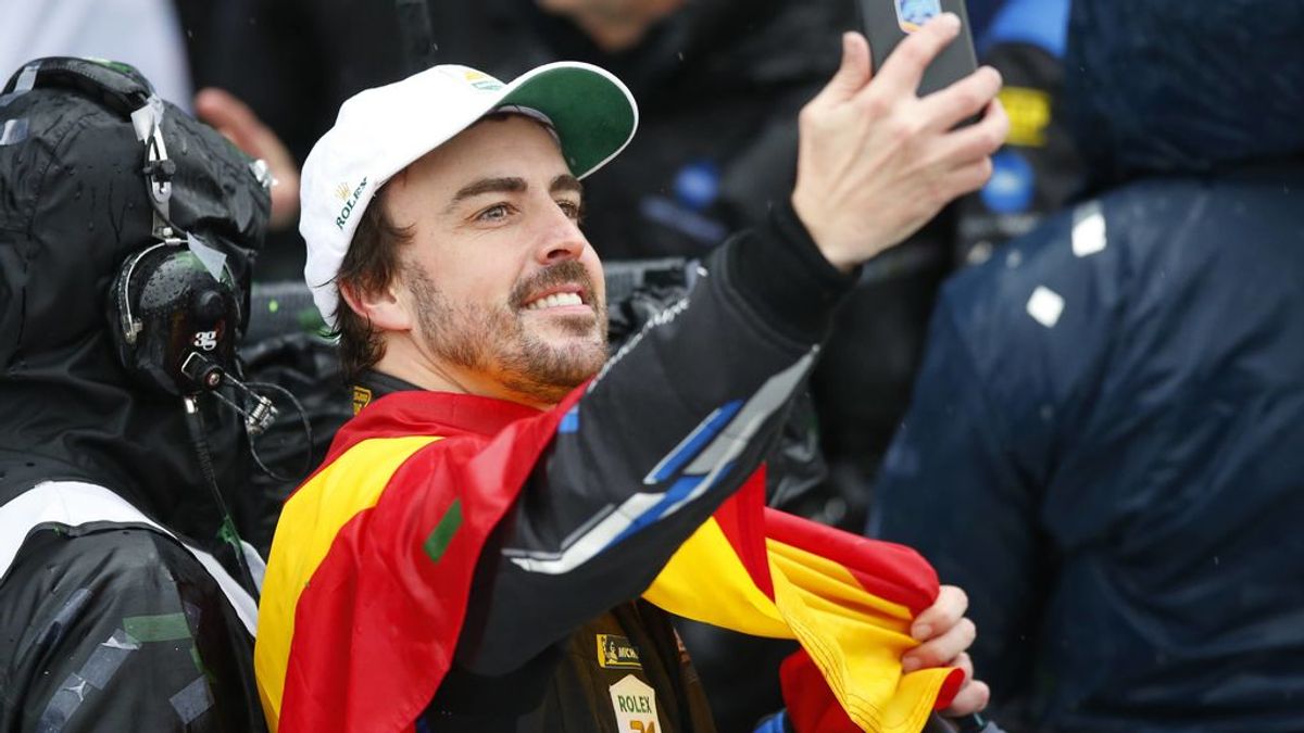 La euforia de Fernando Alonso tras hacer historia al ganar 'Las 24 Horas de Daytona' La euforia de Fernando Alonso tras hacer historia al ganar 'Las 24 Horas de Daytona'