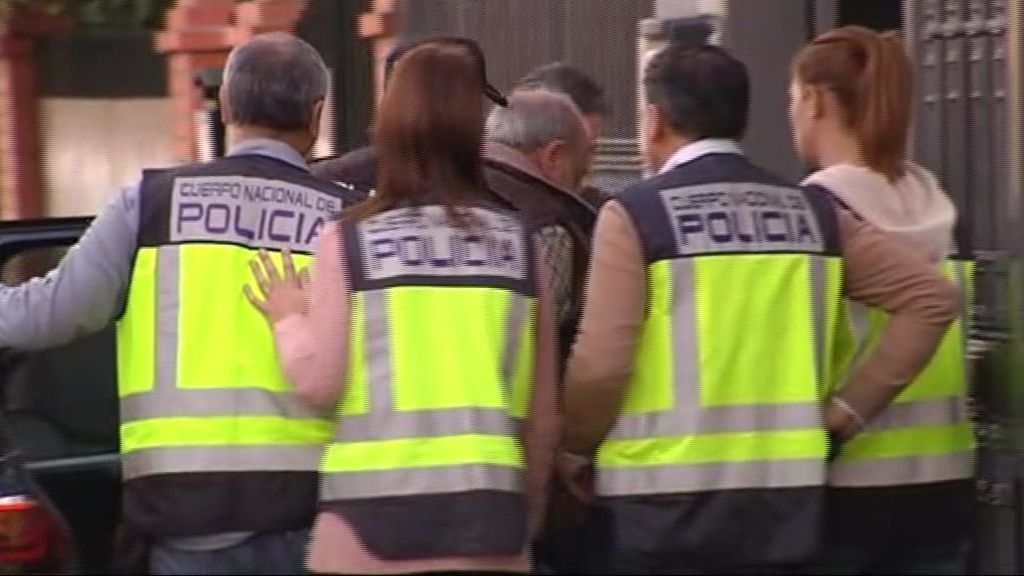 Llama a emergencias para confesar que ha asesinado a su mujer en Dos Hermanas