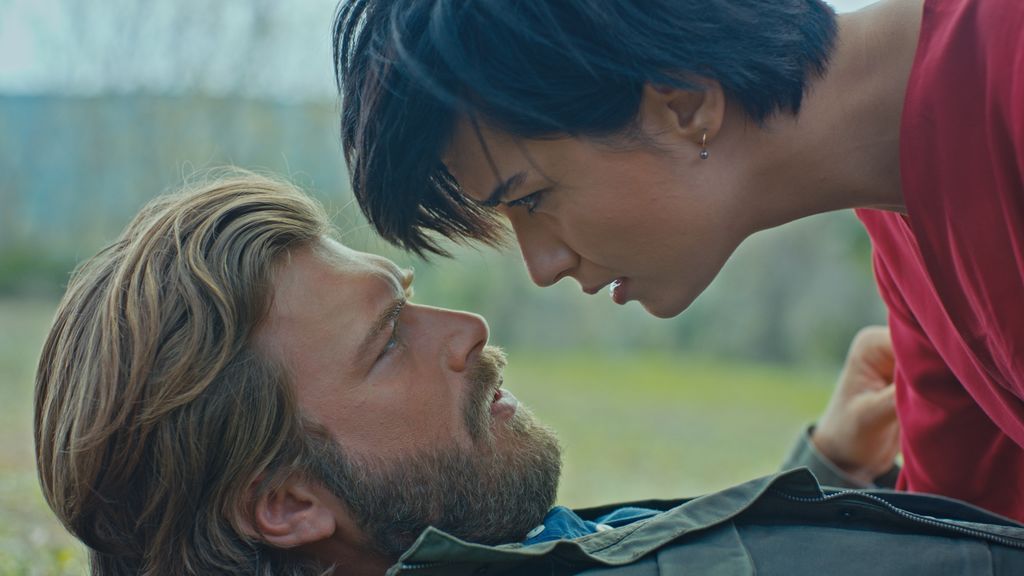 Sühan (Tuba Büyüküstün) y Cesur (Kivanç Tatlitug), protagonistas de 'Sühan: Venganza y amor'.