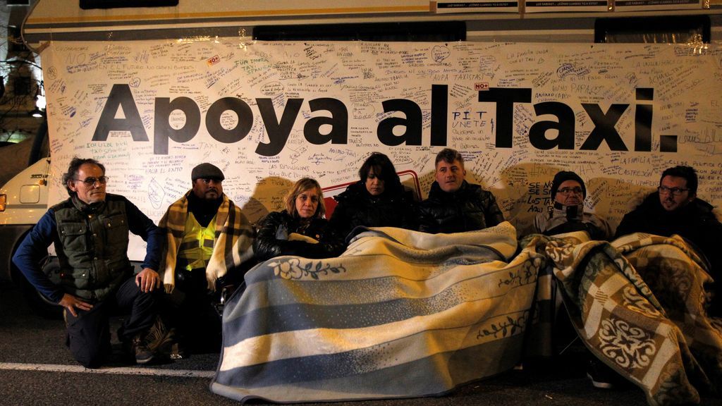 Acampada de miles de taxistas en el Paseo de la Castellana