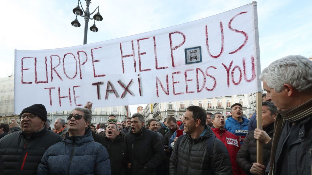 Los taxistas bloquean Madrid en su octavo día de protesta