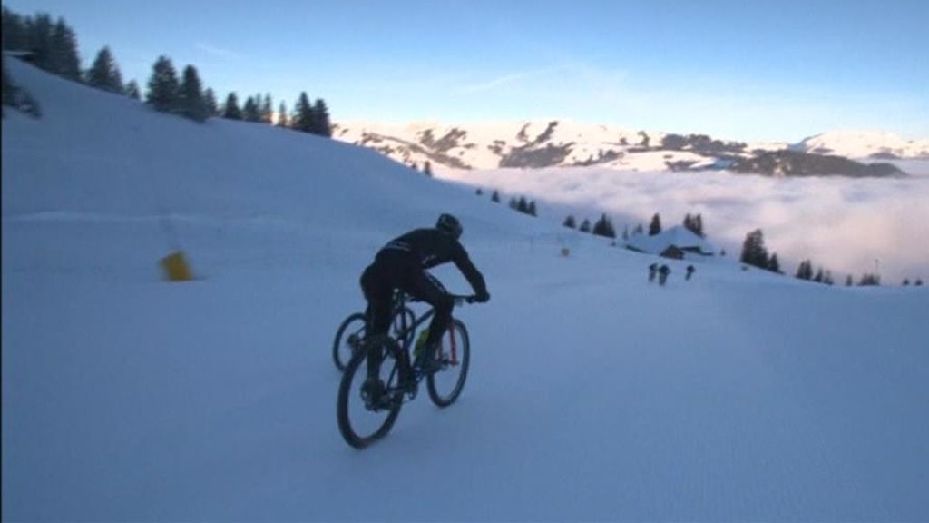 Espectacular descenso en bici en los Alpes Suizos