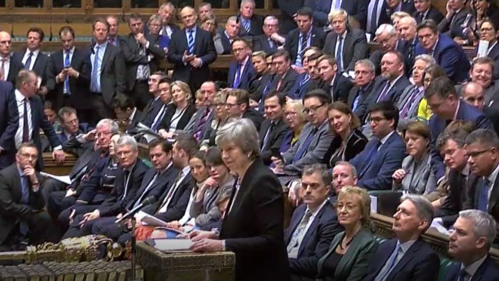 El Parlamento británico apoya a May para una nueva negociación del Brexit