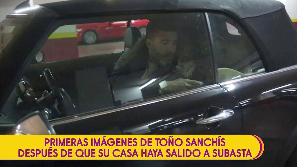 Primeras imágenes de Toño Sanchís tras salir su casa a subasta