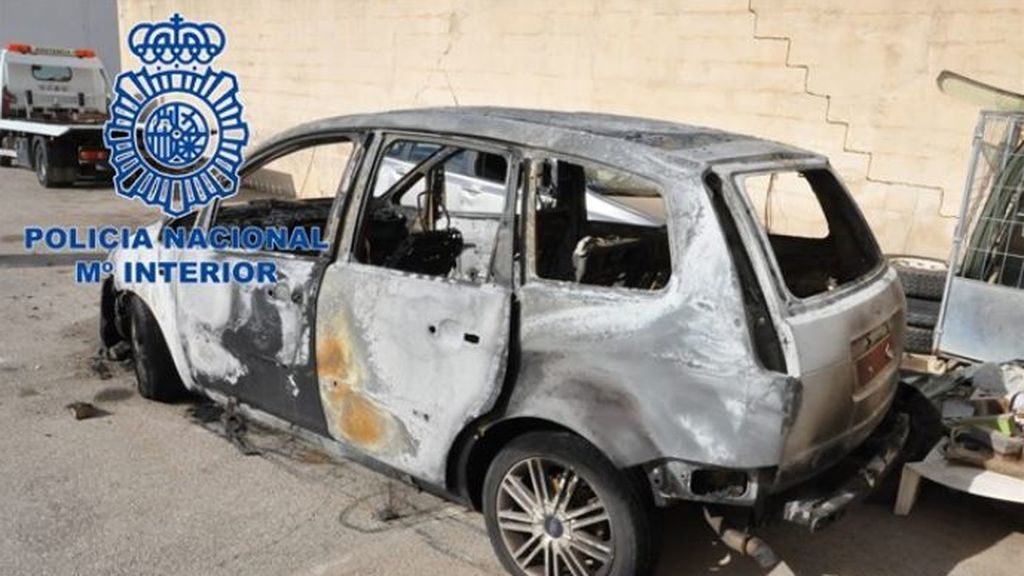 Una mujer quema el vehículo de su pareja con él dentro tras ser agredida en Manacor