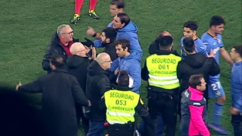 Los cinco vídeos con los que el Getafe que hubo provocación del Valencia en la tangana de Mestalla