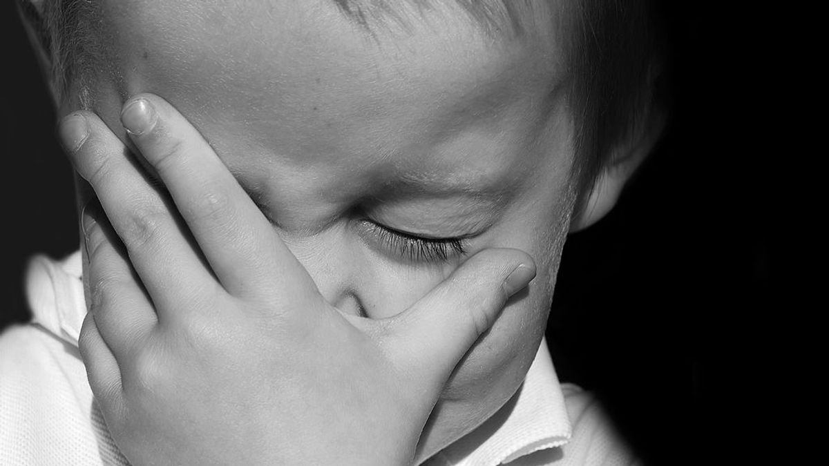 Hombre se quejó de los llantos de una bebé y padre le dio reflexiva lección