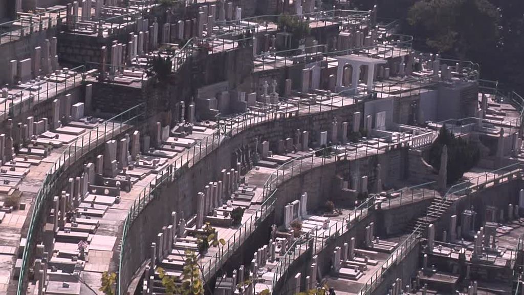 Hong Kong introduce tumbas virtuales para evitar el colapso necrótico