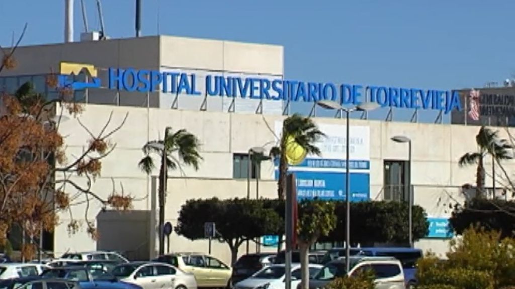 Brutal agresión en Torrevieja: ingresada tras recibir una paliza de su marido con un martillo y un hacha