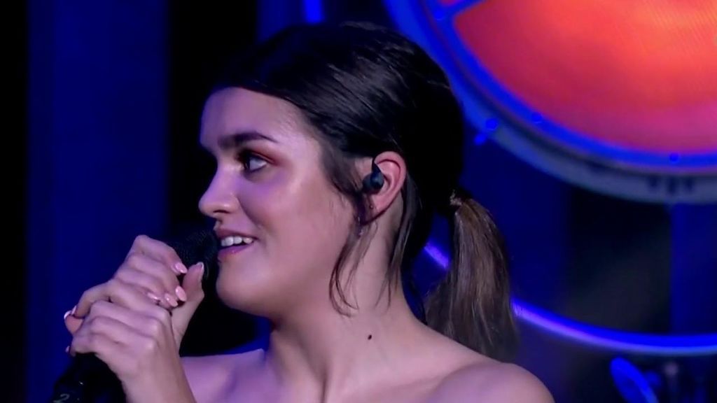 La anécdota de los GOYA: Amaia saca naturalidad ante el fallo técnico de la noche