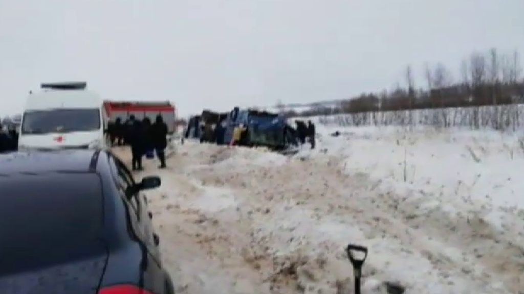 Siete muertos, cuatro de ellos niños, en un accidente de autobús en Rusia
