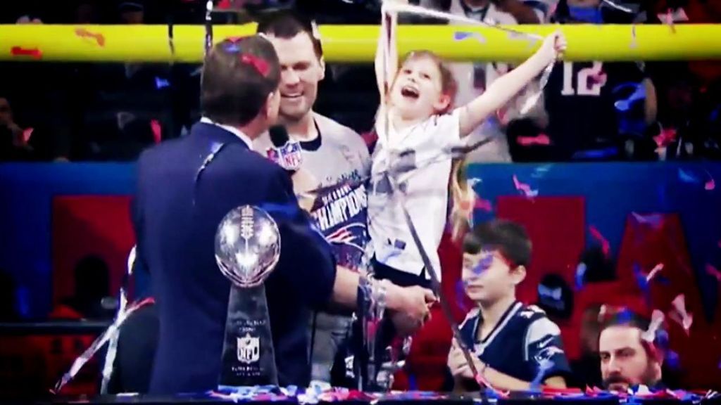 La sonrisa de Tom Brady junto a su hija en plena celebración con los Patriots por ganar la Superbowl