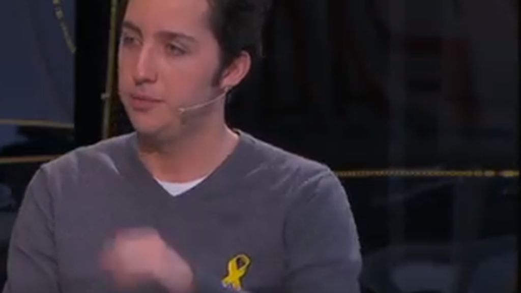 Más show: El pequeño Nicolás se promociona en TV3 con lazo amarillo incluido Más show: El pequeño Nicolás se promociona en TV3 con lazo amarillo incluido