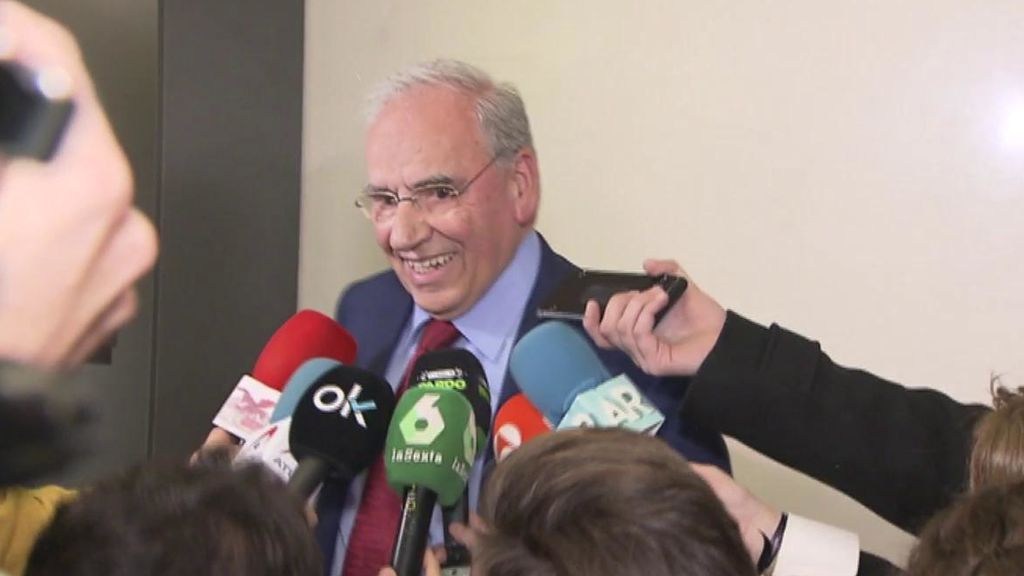 Alfonso Guerra: “¿Relator? Una grabadora es mejor”