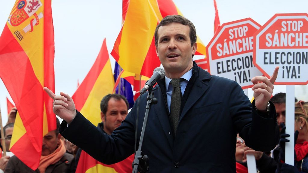 'Por una España unida': la manifestación en Colón contra Sánchez, EN IMÁGENES