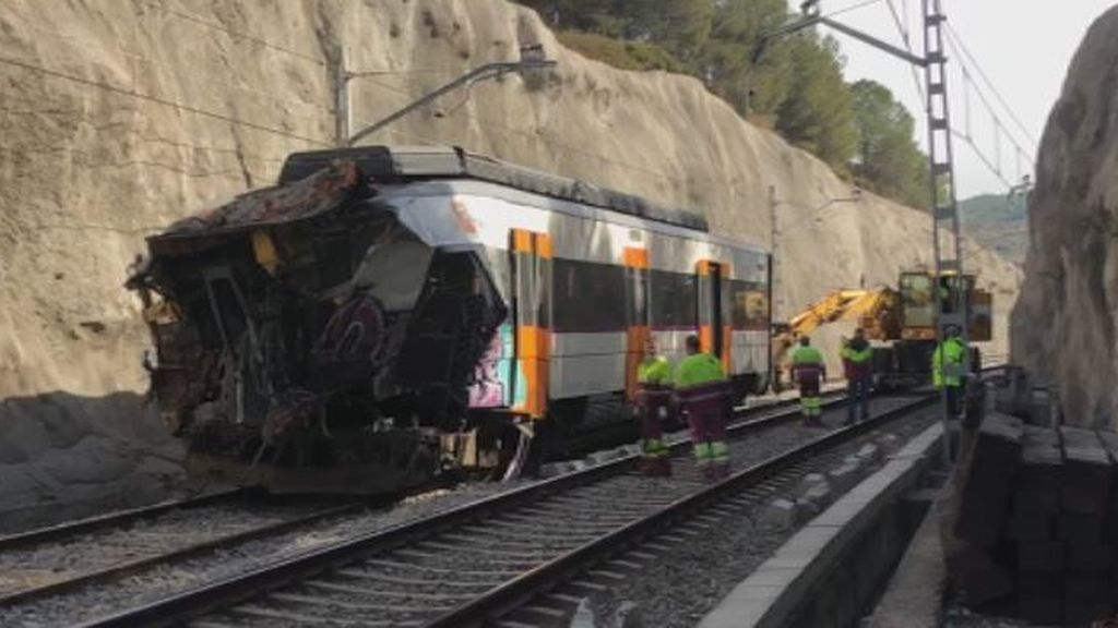 Investigan si un error humano o de las infraestructuras causó el choque de trenes en el que murió una maquinista
