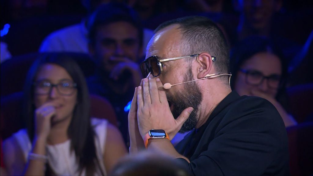 Las caras de sufrimiento del jurado después de probar el cóctel más picante del mundo