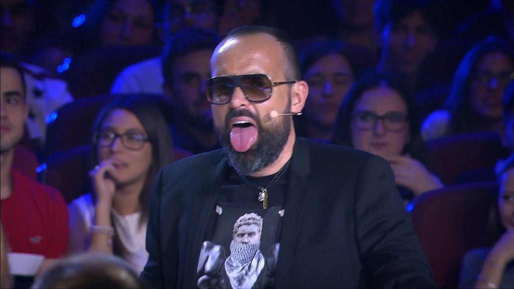 Las caras de sufrimiento del jurado después de probar el cóctel más picante del mundo