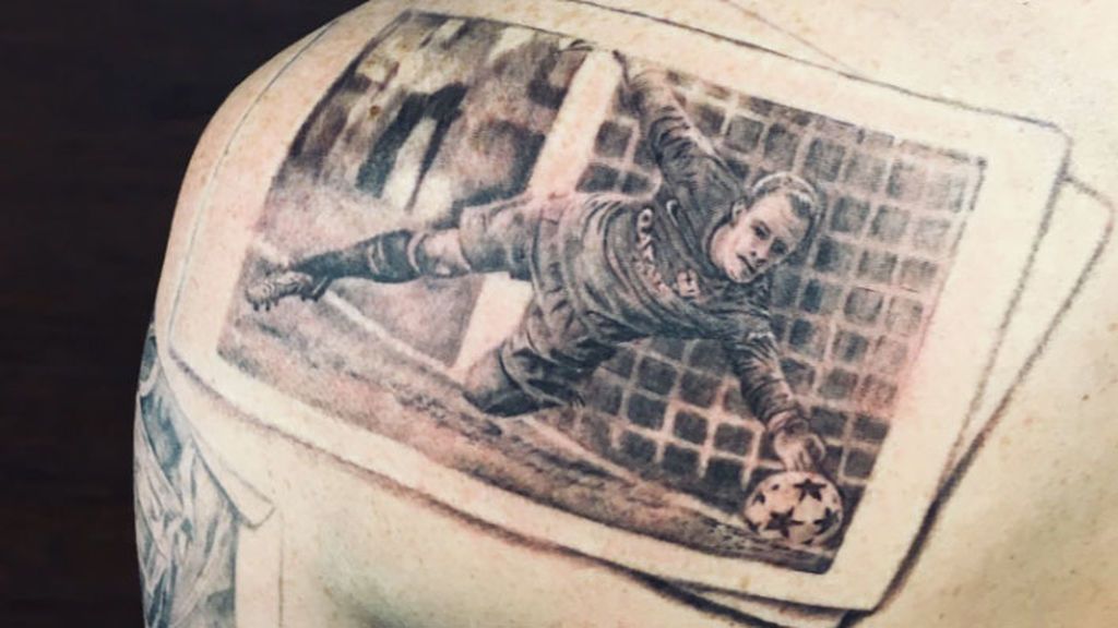 Se tatua a Ter Stegen y la cuenta el Barcelona le responde: Se tatua a Ter Stegen y la cuenta el Barcelona le responde: