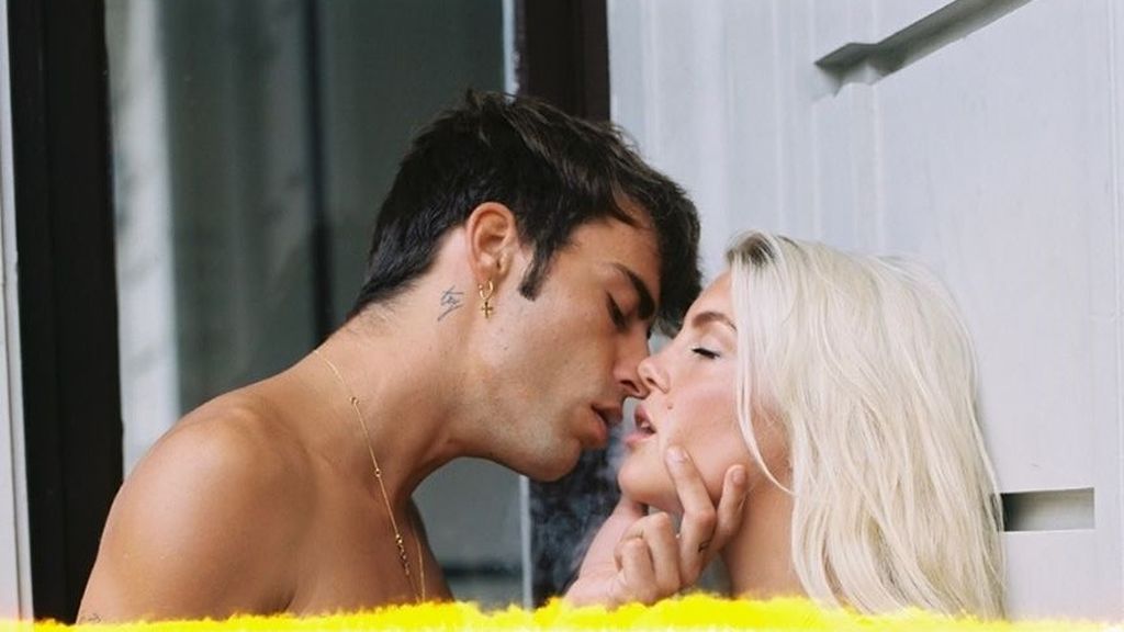 Alex Domenech sorprende a sus fans con una foto con Gigi Vives, su ex