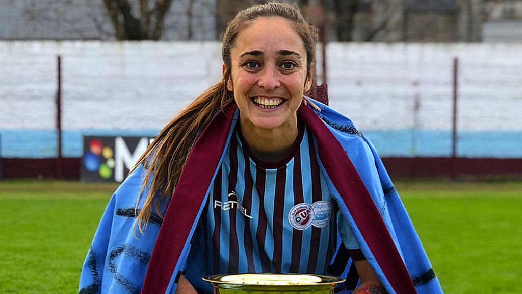 Las amenazas de muerte a una jugadora tras pedir que el fútbol femenino sea profesional en Argentina: "Hay bastante dinero por tu cabeza, vas a morir muy pronto" Las amenazas de muerte a una jugadora tras pedir que el fútbol femenino sea profesional en Argentina: "Hay bastante dinero por tu cabeza, vas a morir muy pronto"