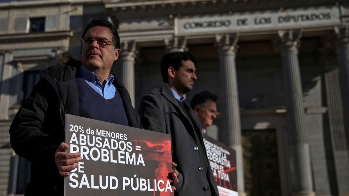 Víctimas de abusos piden con 520.000 firmas que el Gobierno actúe legalmente contra la Iglesia