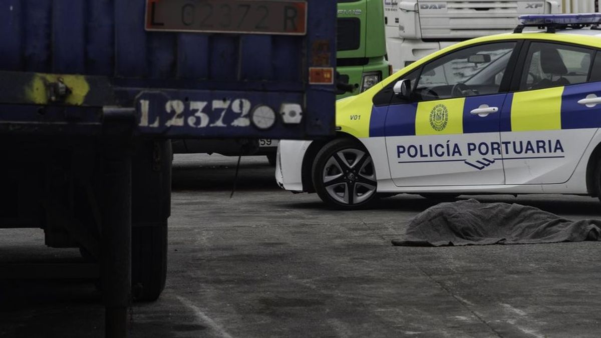 Un niño migrante muere aplastado por un camión en los muelles del Puerto de Ceuta