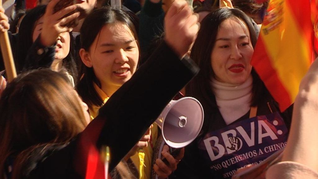 Manifestación de la comunidad china en Madrid  contra el bloqueo de sus cuentas