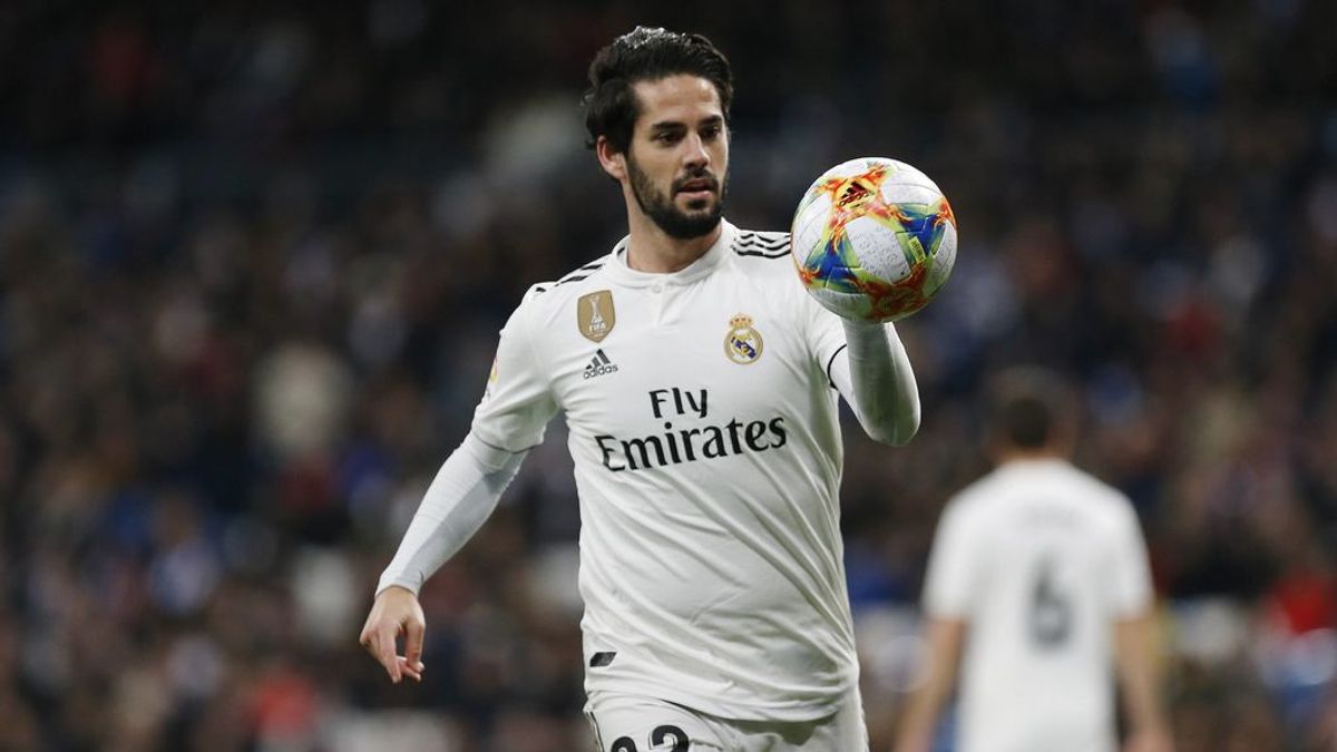 Isco reaparece ‘echándose una siesta’ con su perro y le llueven las críticas Isco reaparece ‘echándose una siesta’ con su perro y le llueven las críticas