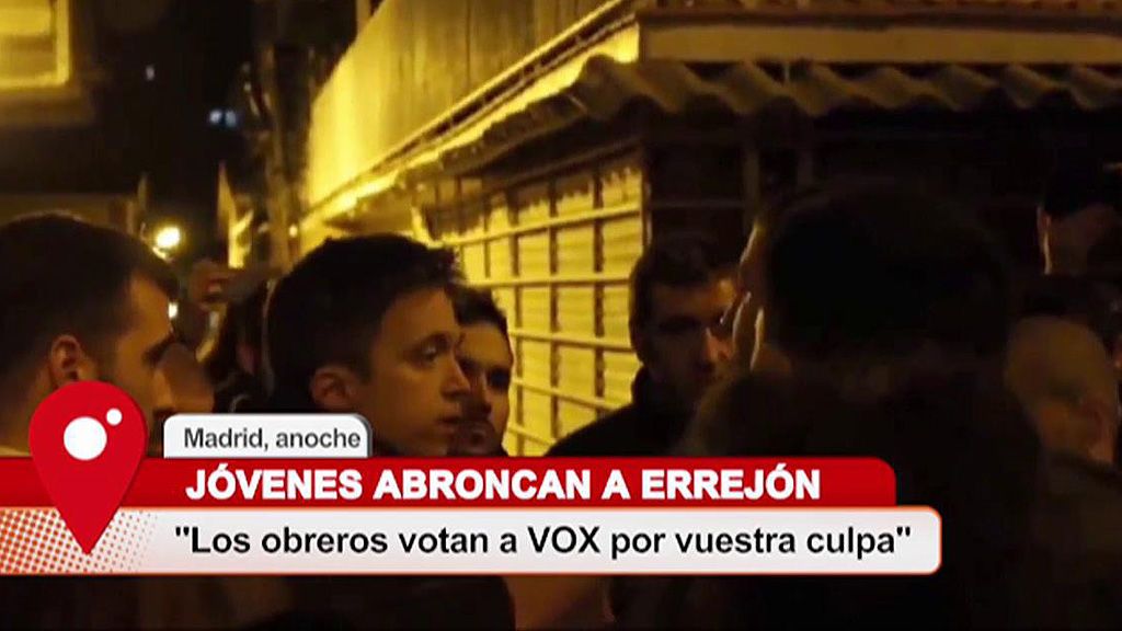 Jóvenes abroncan a Errejón en plena calle: “Los obreros votan a Vox por vuestra culpa”