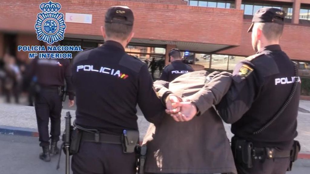 Detienen a un hijo en Madrid tras encontrar a su madre descuartizada en casa en fiambreras