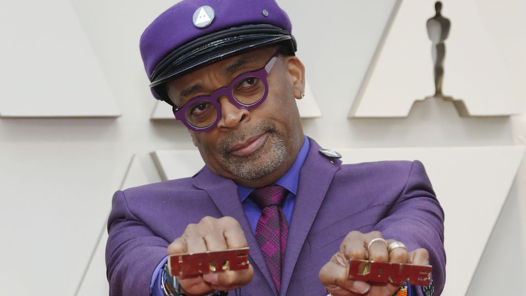 El director Spike Lee posa en la alfombra roja de los Premios Oscars 2019