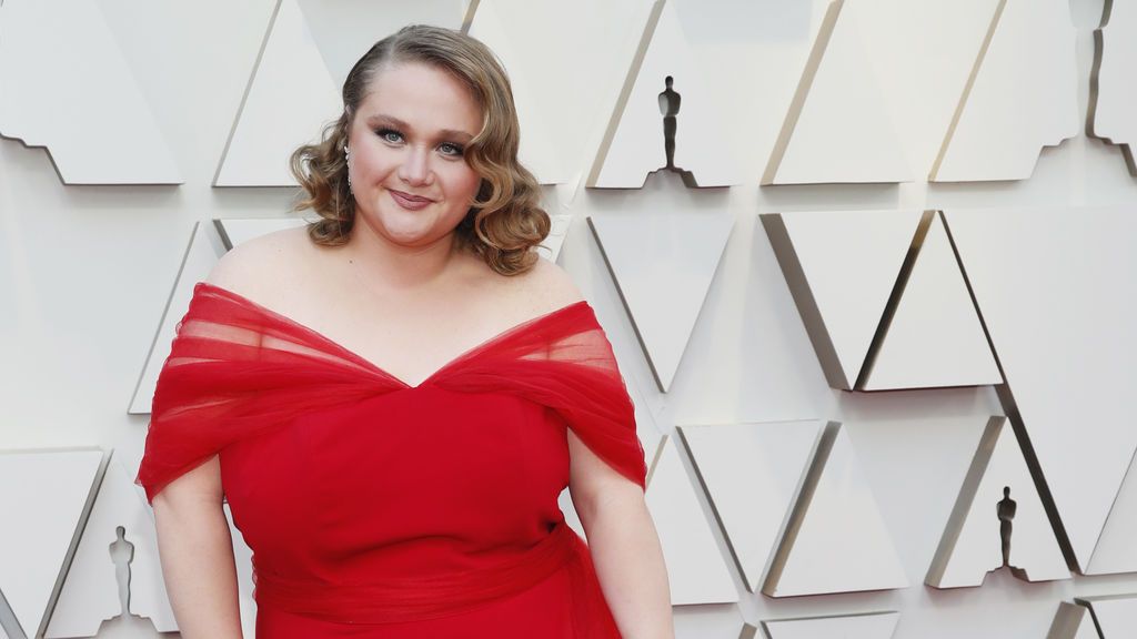 Danielle MacDonald posa en la alfombra roja de los Premios Oscars 2019
