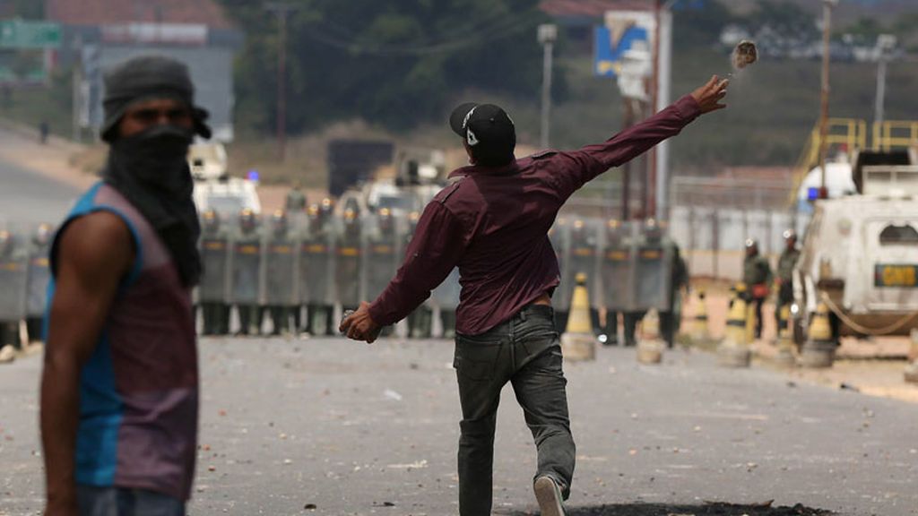 Guaidó y el vicepresidente de EEUU apuestan por la intervención militar en Venezuela