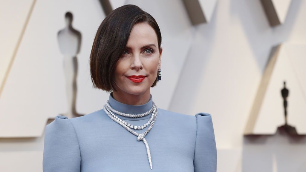 Llega la actriz Charlize Theron a la gran cita del cine español, los Premios Oscars