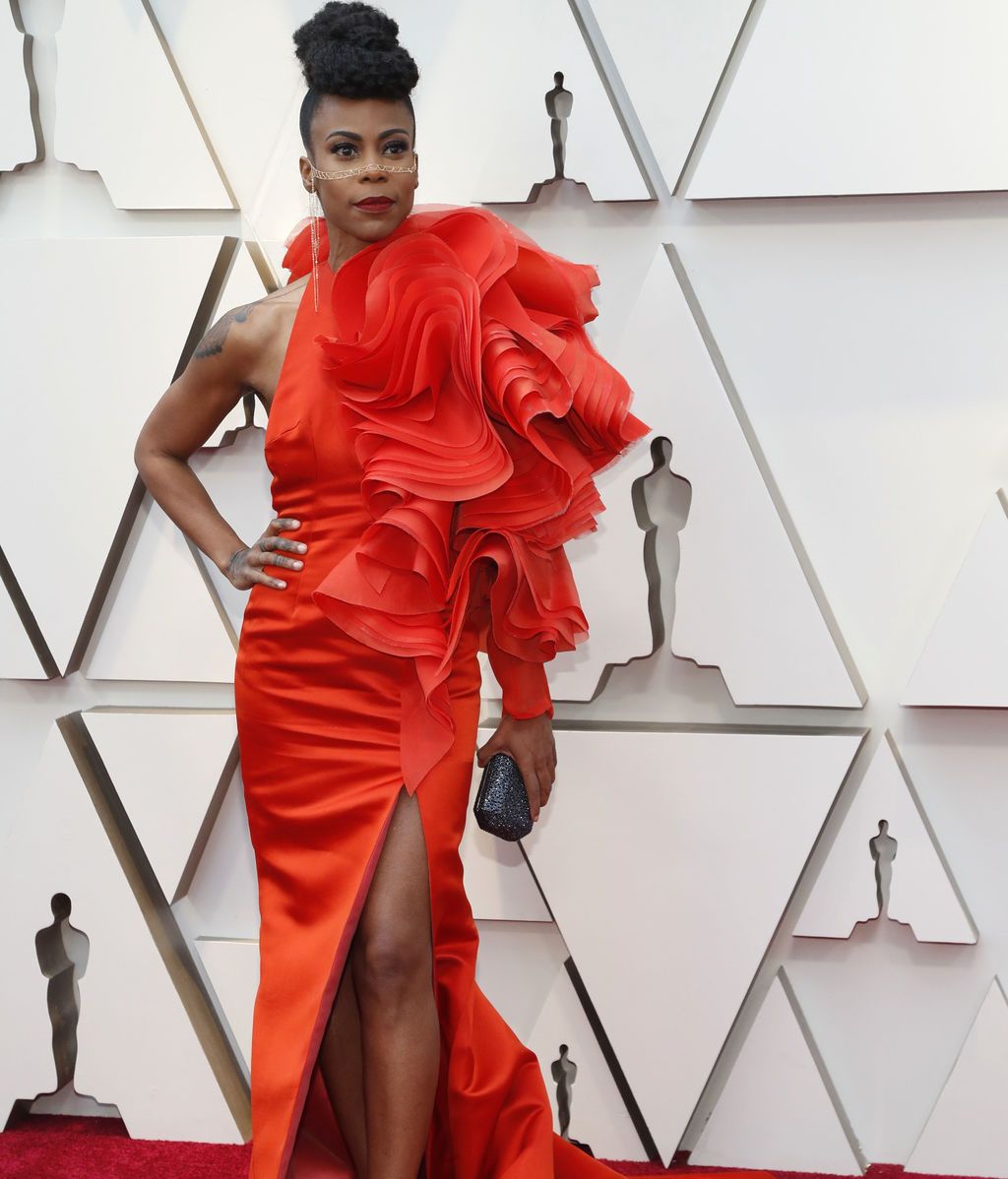 Hannah Beachler pisa la alfombra roja de los Premios Oscars 2019