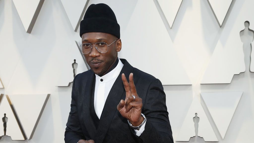 Actor Mahershala Ali llega a la alfombra roja de los Oscars 2019