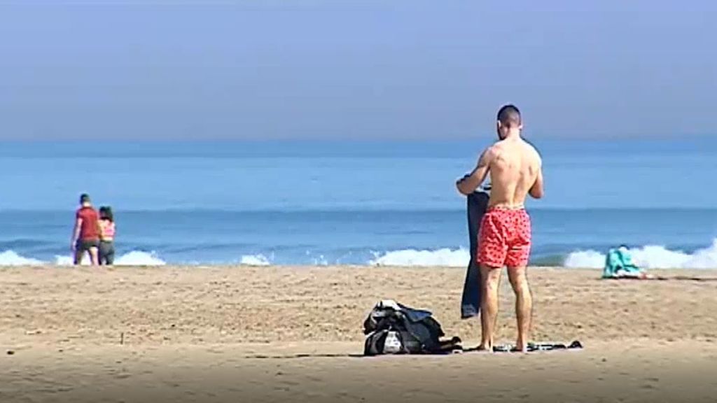 Playa y chiringuito en febrero: 25ºC bien aprovechados en invierno
