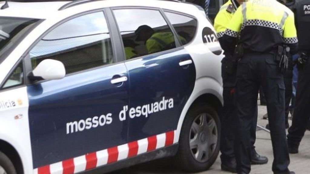 Un muerto y un detenido en una pelea en plena calle en Cornellà