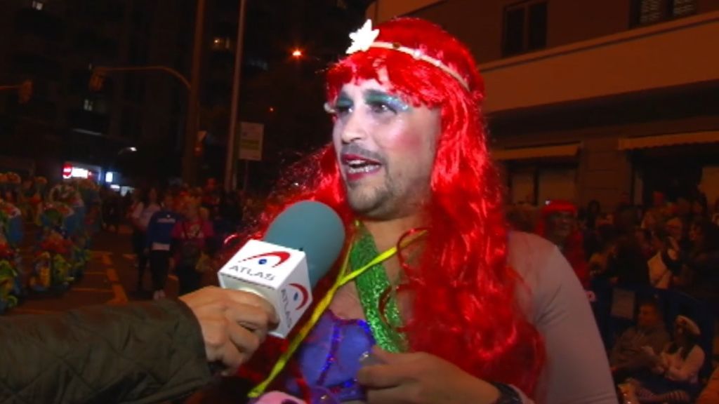 Las calles de Tenerife se llena de música, color y diversión con sus desfiles de carnaval