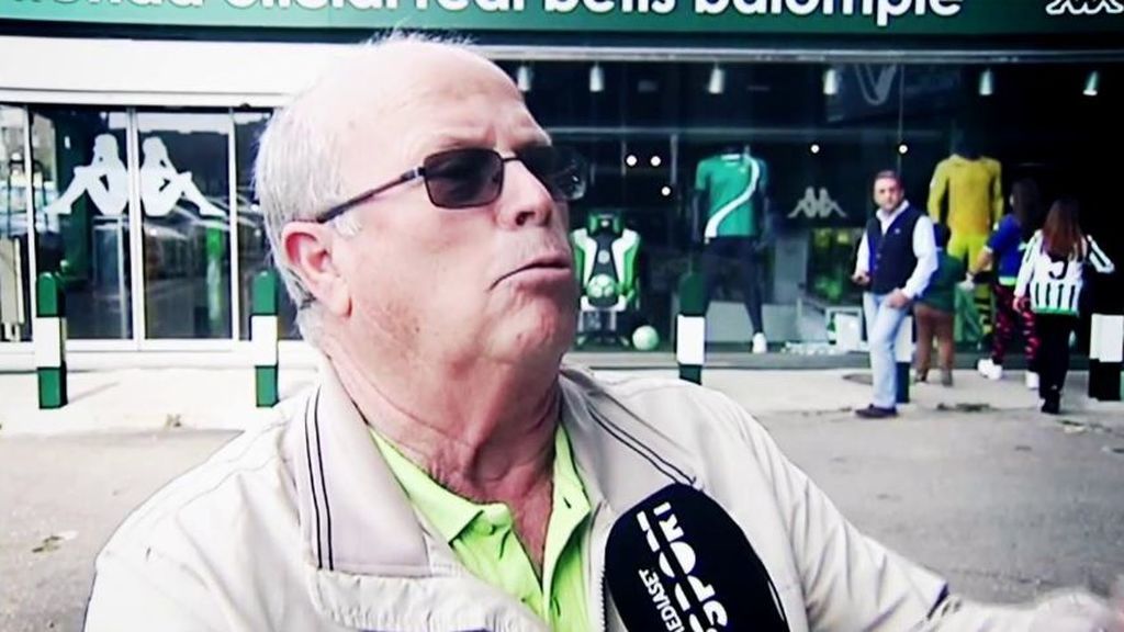 La afición del Betis, contra Setién: “Viene Van Basten y se tiene que ir aburrido”
