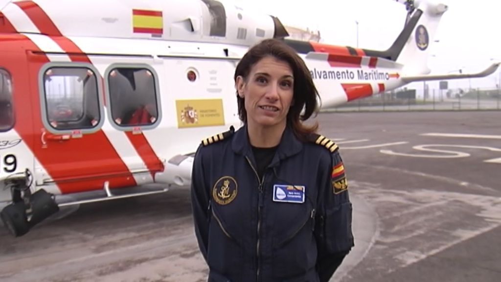 La primera mujer en pilotar un helicóptero militar en España