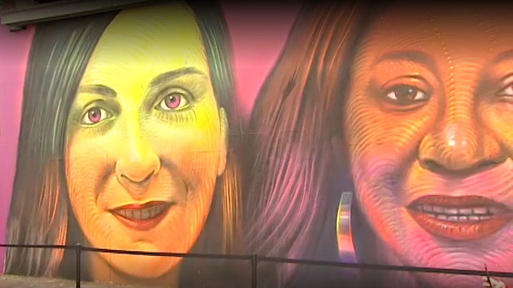 Un mural de cuatro mujeres activistas aterriza en la Gran Vía de Madrid