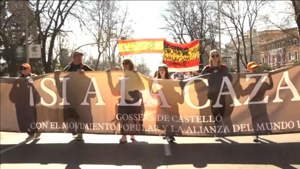 Defensores del mundo rural se manifiestan en Madrid contra las políticas animalistas