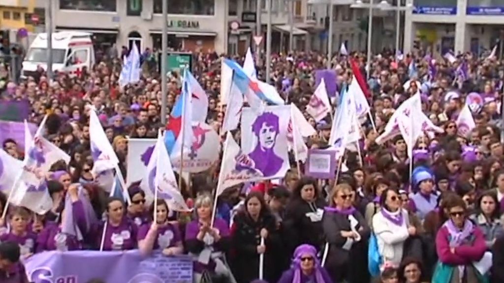 Miles de mujeres ocupan Lugo en la manifestación feminista
