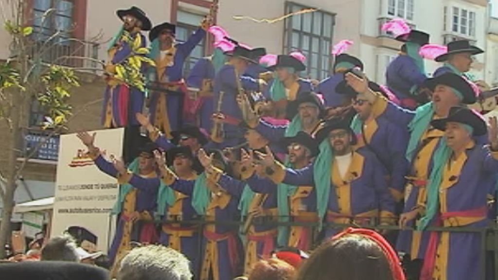 Las chirigotas tomas las calles de Cádiz
