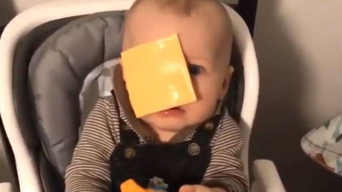 Cheesed challenge, el absurdo reto viral de lanzarle un tranchete a la cara a tu hijo